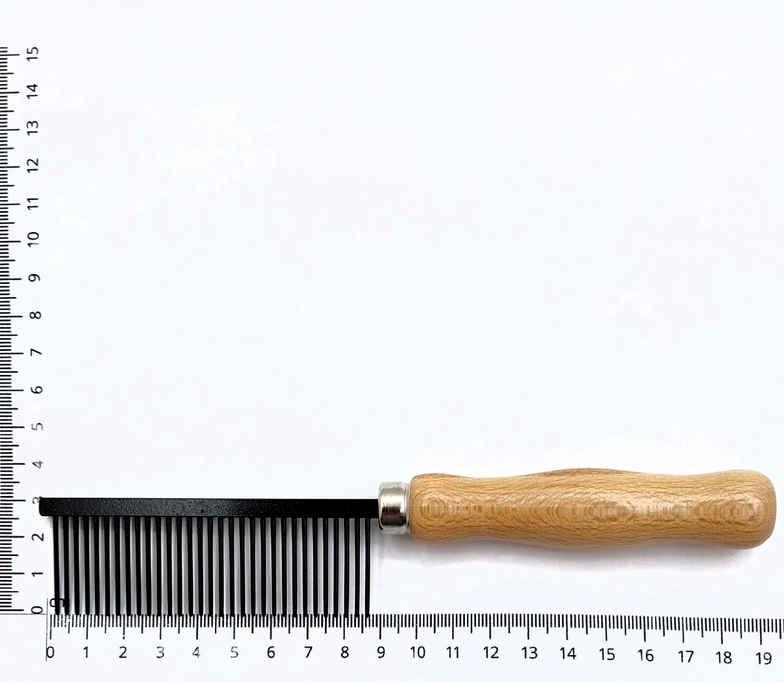 Kamm mit Holzgriff - antistatisch medium, mittlere Zahnung -, für alle Fellarten, Halblanghaar. Langhaar, Made in UK