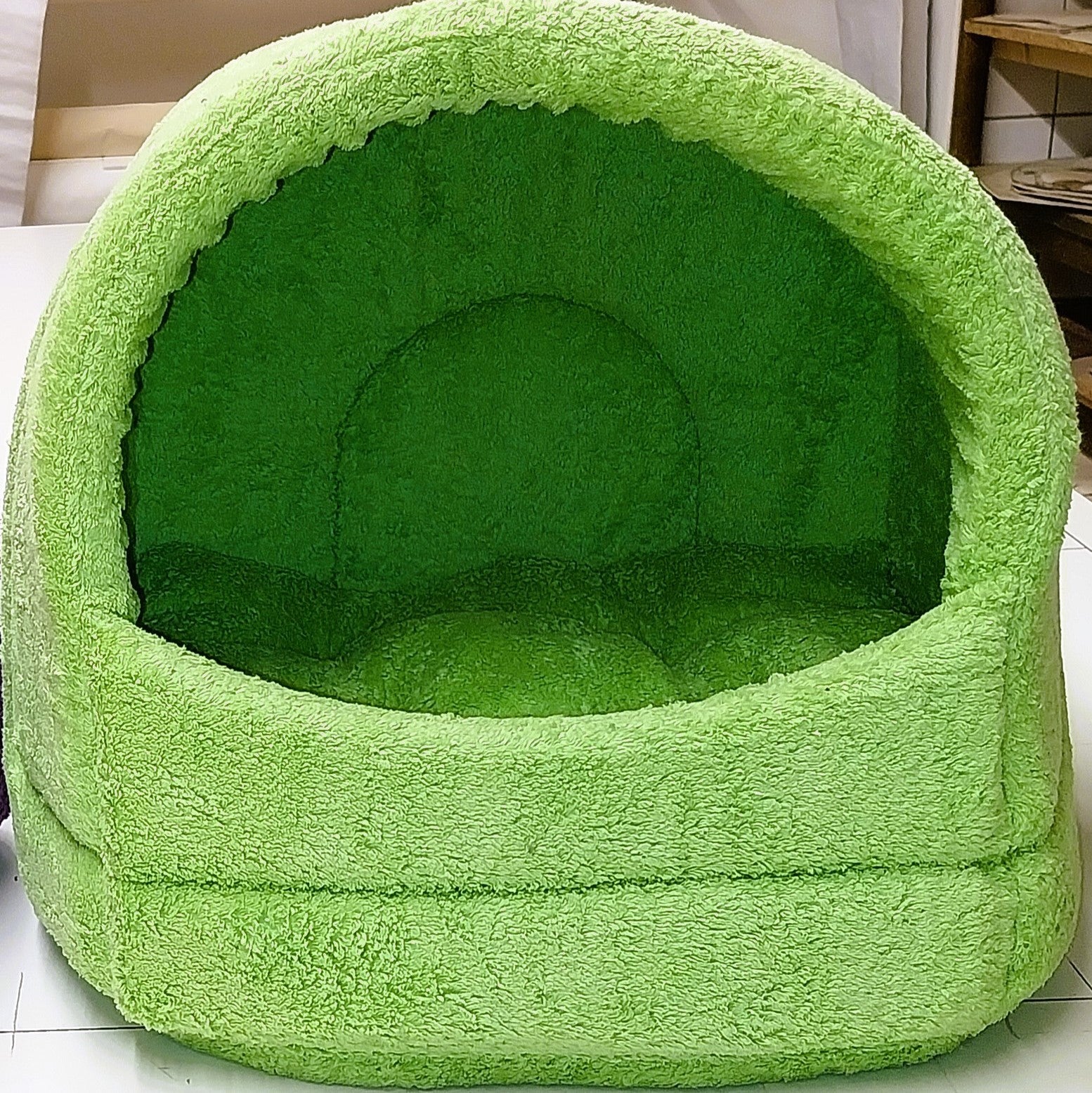 Welkas Kuschelhöhle "Karin", Baumwollplüsch mit Schaumstofffüllung für Katzen und kleine Hunde