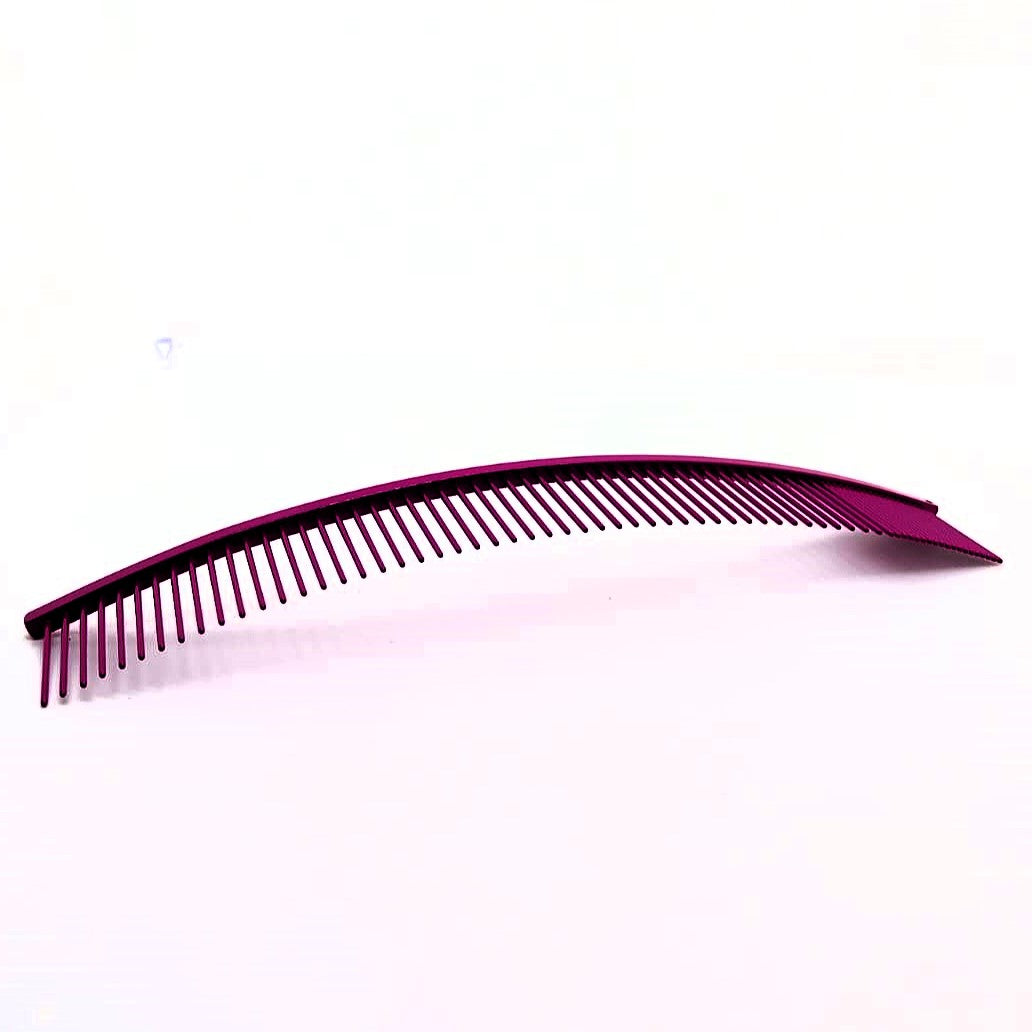 Langer gebogener Hundekamm – Präzision für professionelle Fellpflege