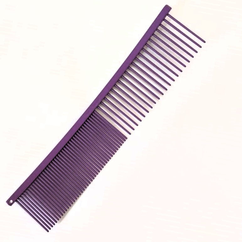 Gebogener Hundekamm für präzises und komfortables Fellstyling