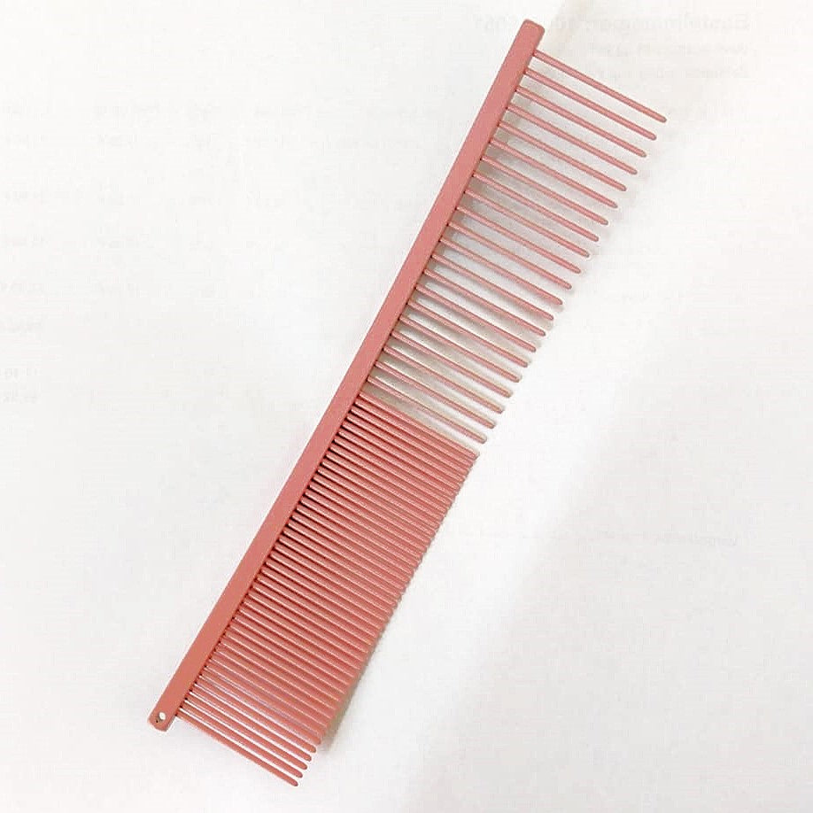 Gebogener Hundekamm für präzises und komfortables Fellstyling