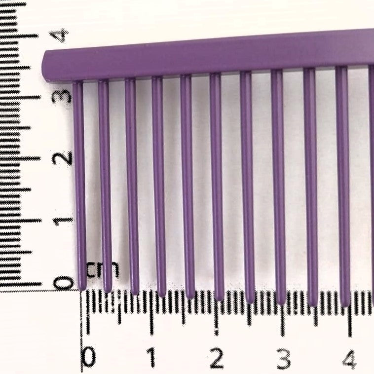 Gebogener Hundekamm für präzises und komfortables Fellstyling