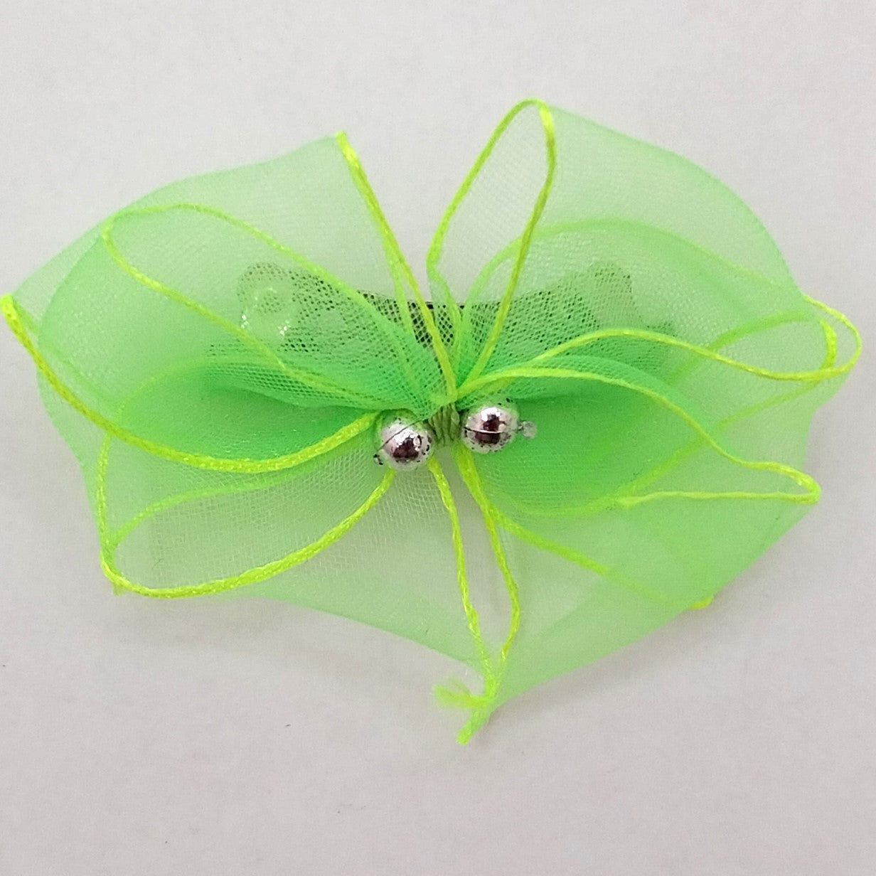 Aria Chiffon Party Bows, Aria Chiffon-Partyschleifen für Hunde mit silbernen Perlen und Federclip