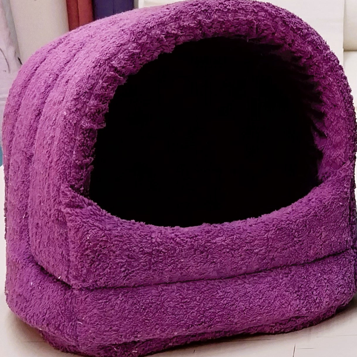 Welkas Kuschelhöhle "Karin", Baumwollplüsch mit Schaumstofffüllung für Katzen und kleine Hunde