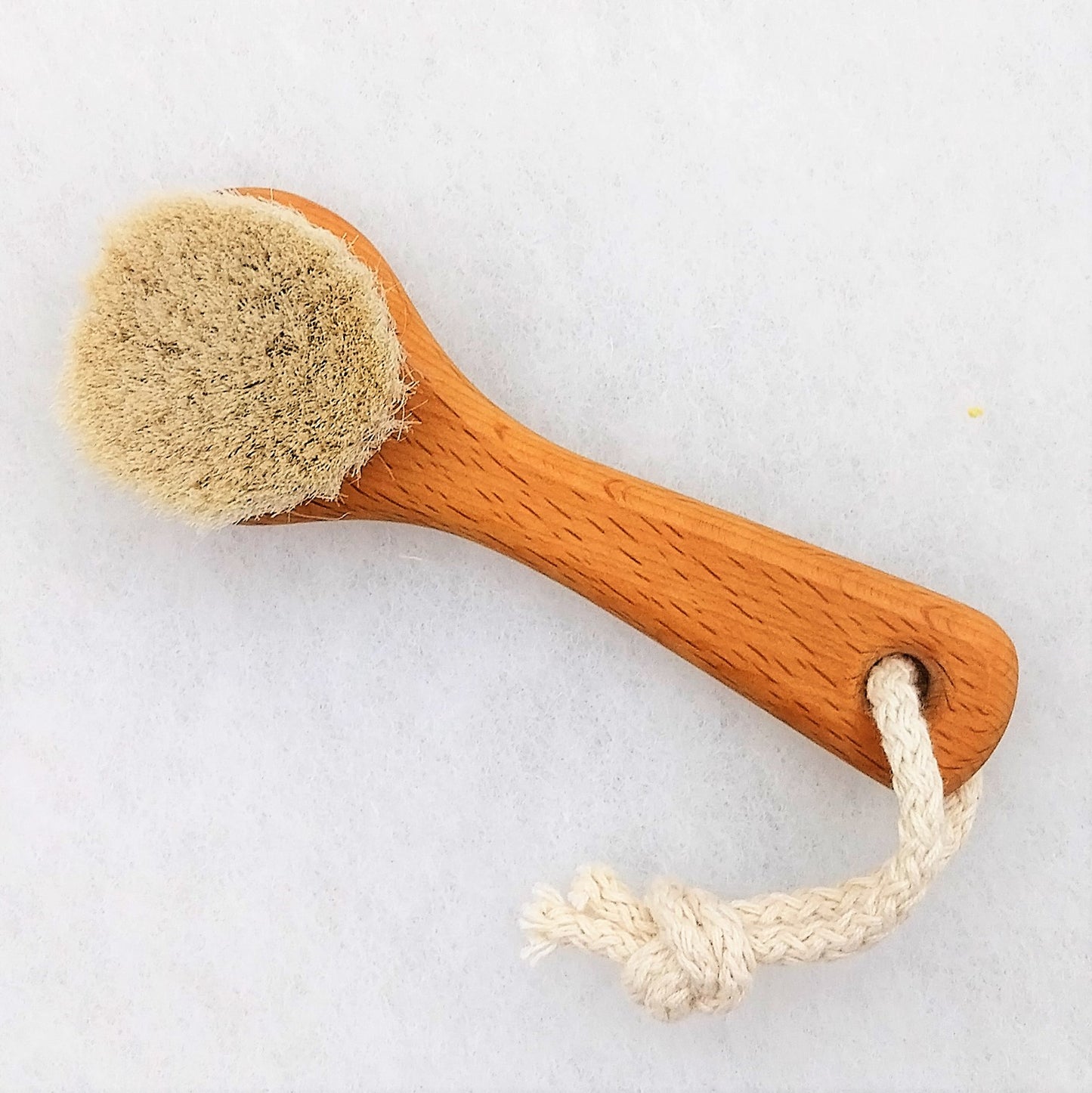 Keller Bürsten - kleine Puder- und Gesichtsbürste aus Buchenholz und Ziegenhaar