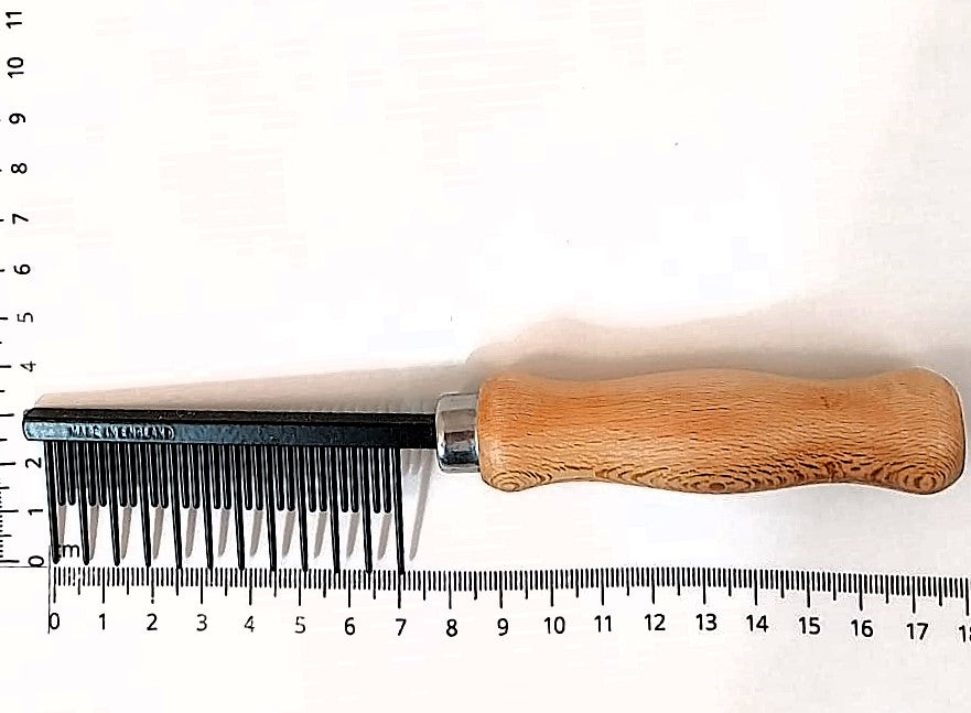 Kamm mit Holzgriff MCL4B antistatischer Unterfellkamm 2 kurz 1 lang, Tiere mit viel Unterfell, Made in UK