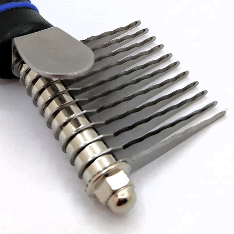 Show Tech Dematting Comb 11, 9 oder 6 blades, Entfilzungskamm mit 11, 9 oder in Mini mit 6 Klingen