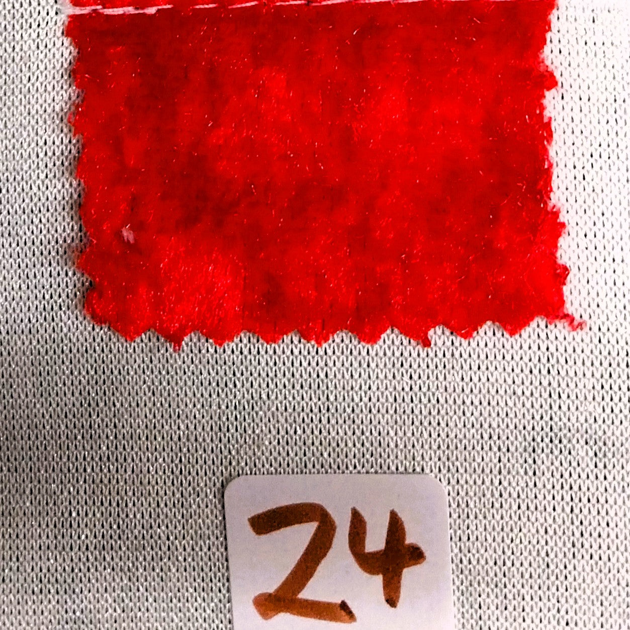 Welkas Ausstellungs- / Käfighängematte aus Pannesamt, mit Metallkarabinerhaken, ca. 50 X 50cm