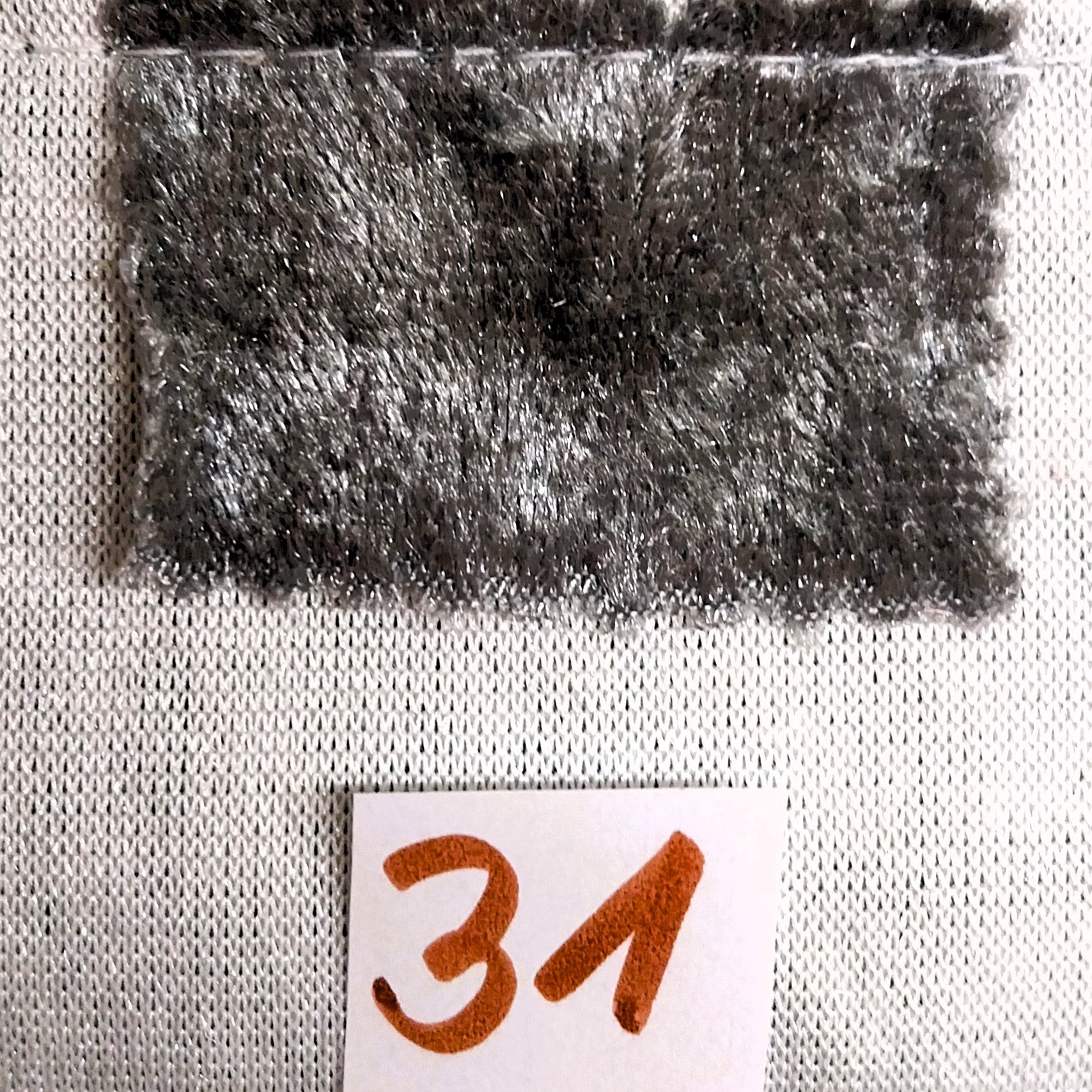 Welkas Ausstellungs- / Käfighängematte aus Pannesamt, mit Metallkarabinerhaken, ca. 50 X 50cm
