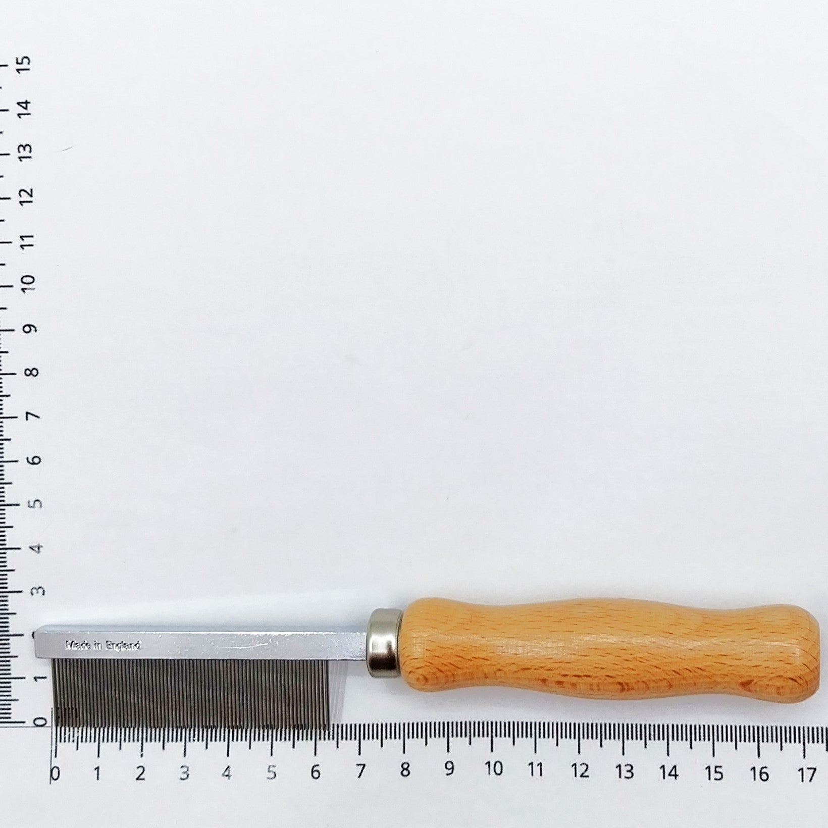 Kamm mit Holzgriff - Flohkamm - feine Zahnung, für Tiere mit glattem oder langem feinen Fell, Made in UK