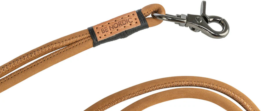 TRIXIE BE NORDIC Leine – Veloursleder, rundgenäht, Trigger Hook