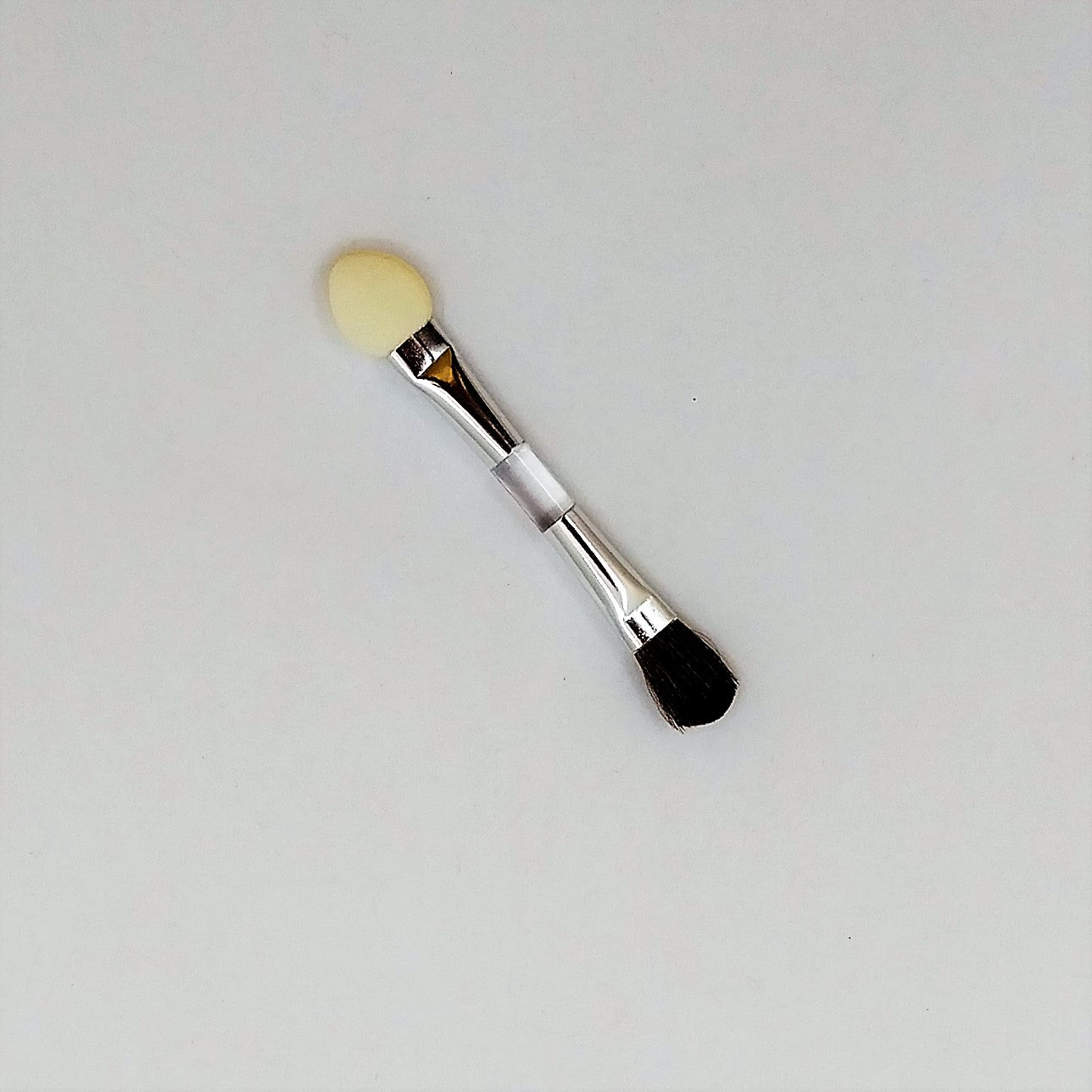 Schminkpinsel, Powder Brush, Puderpinsel zum abdecken und auftragen von Farb- und Pflegepuder