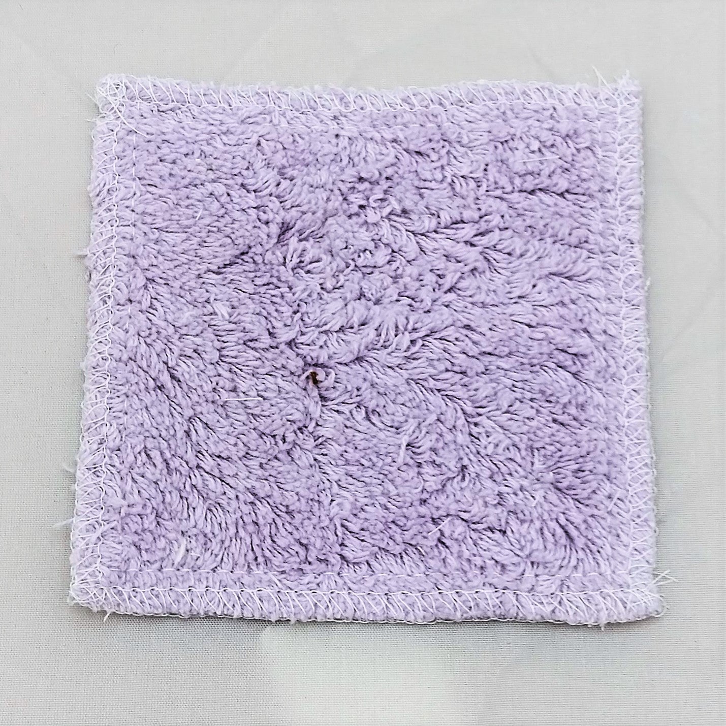Welkas Kuschelbett eckig dünner Rand 7 cm Durchmesser, Baumwollplüsch, Schlafplatz, Liegeplatz